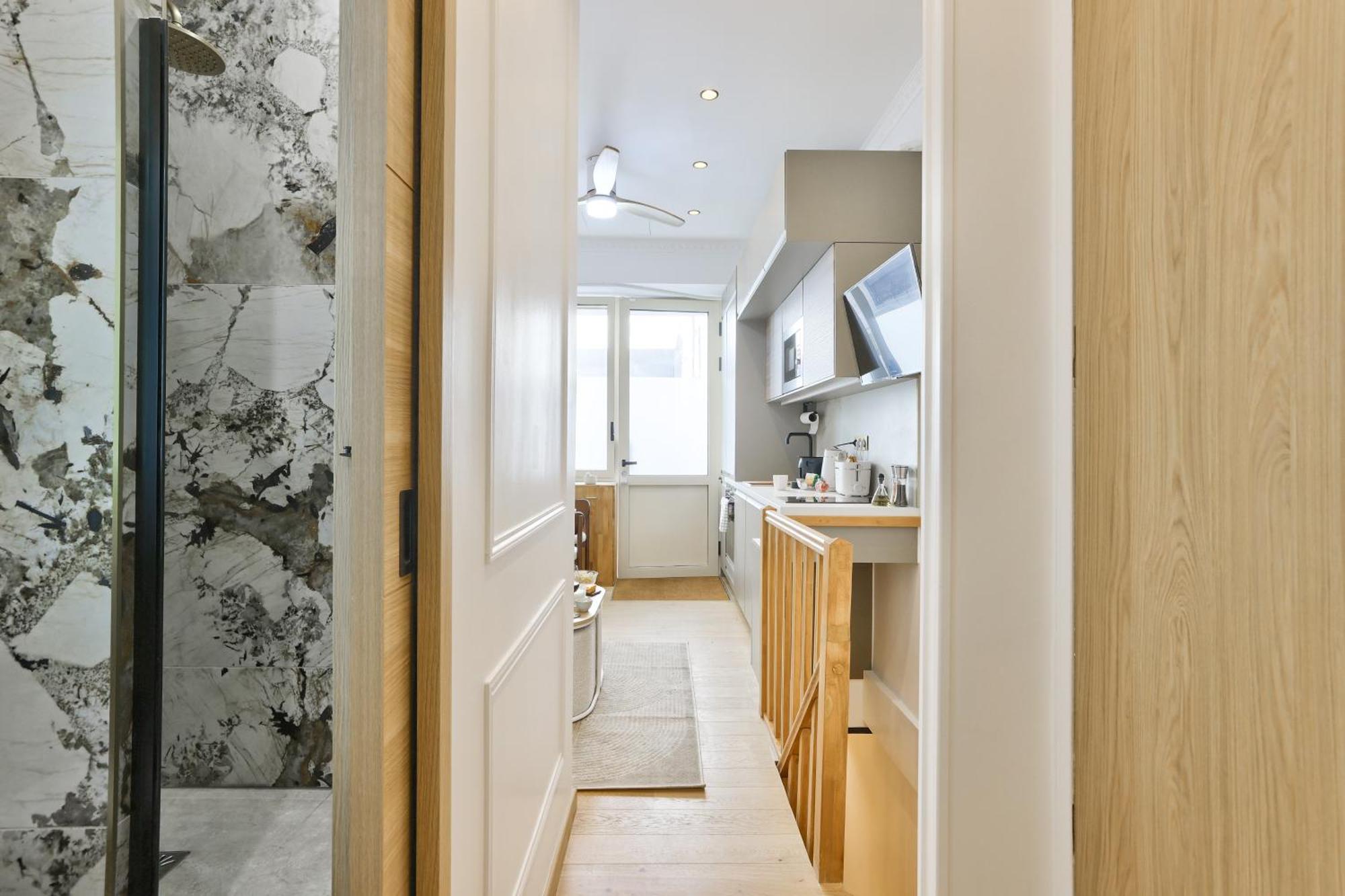New! Le Venitien, Parisian Getaway, Sacre-coeur